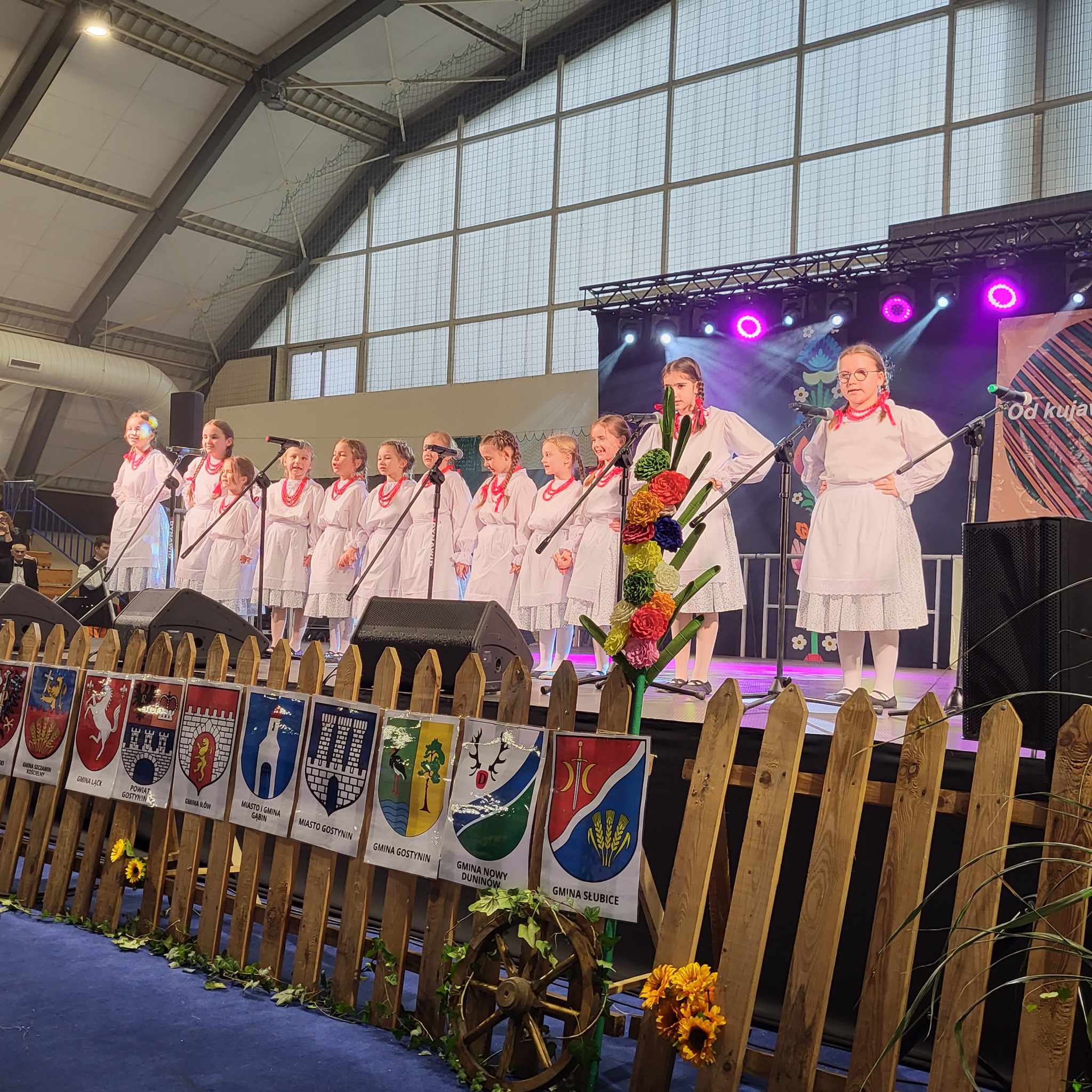 Zespół Pieśni i Tańca Modroki wystąpił podczas 17 Festiwalu Folkloru i Kultury Ziemi Kujawskiej i Mazowieckiej w Łącku
